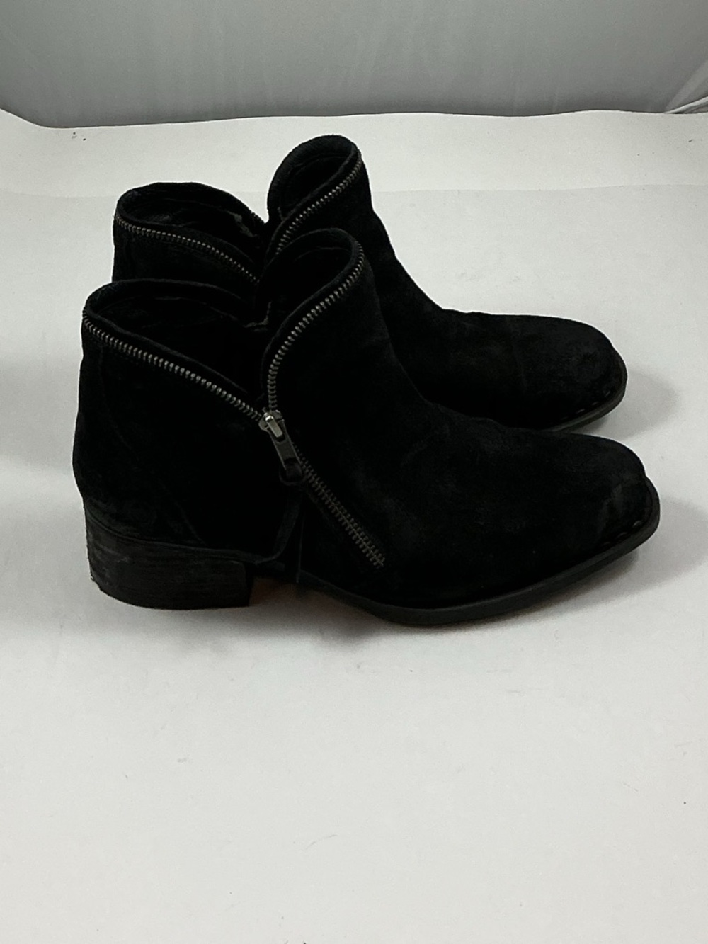 New Born Montoro Black Burnished Suede Size 10 Side Zip Ankle Boots